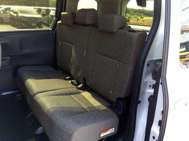 Toyota Sienta 11