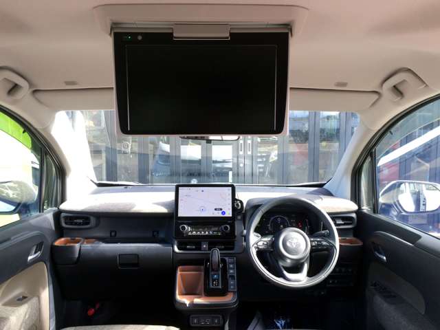 Toyota Sienta 2