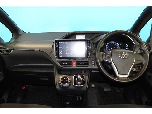 Toyota Voxy 6