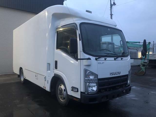 Isuzu Elf 3