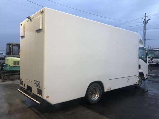 Isuzu Elf 5