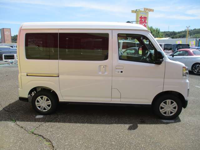 Daihatsu Atrai 7