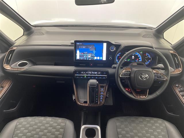 Toyota Voxy 4