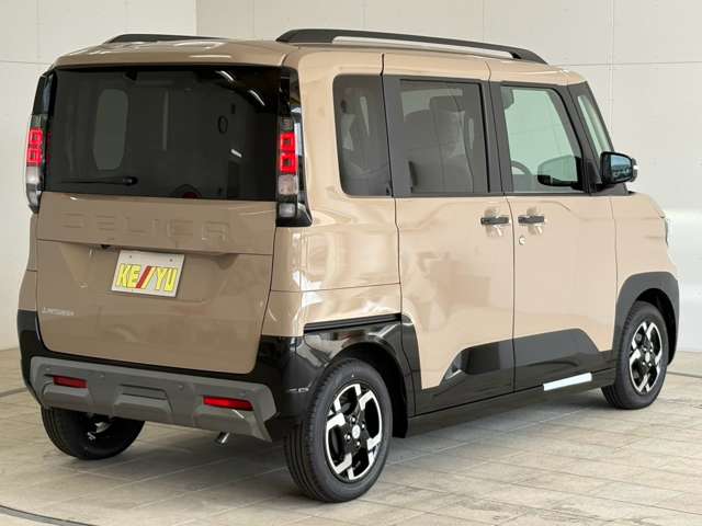 Mitsubishi Delica Mini 2