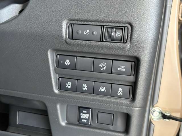 Mitsubishi Delica Mini 3