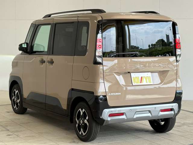 Mitsubishi Delica Mini 8