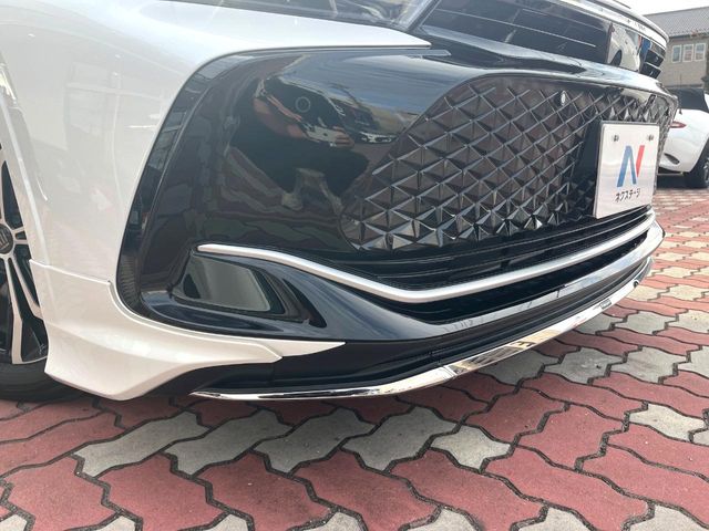 Toyota Crown Crossover 3