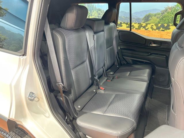 Toyota Land Cruiser 250 9