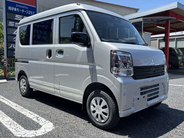 Mitsubishi Minicab Van 10