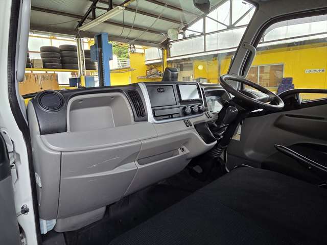 Mitsubishi Fuso Canter 9