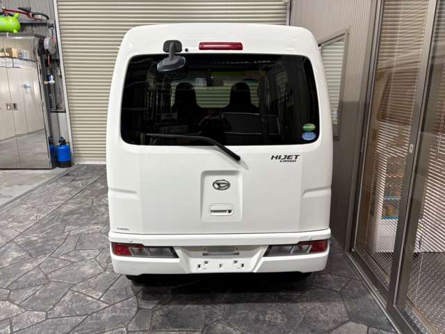 Daihatsu Hijet Cargo 9