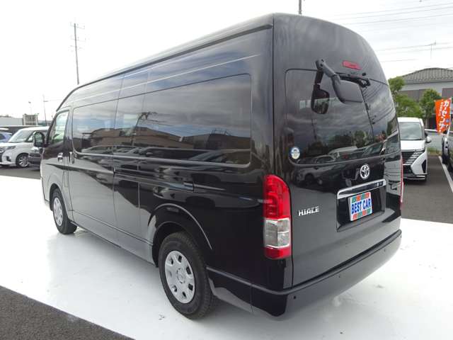 Toyota Hiace 11