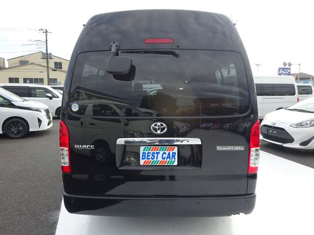 Toyota Hiace 7