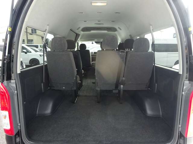 Toyota Hiace 9