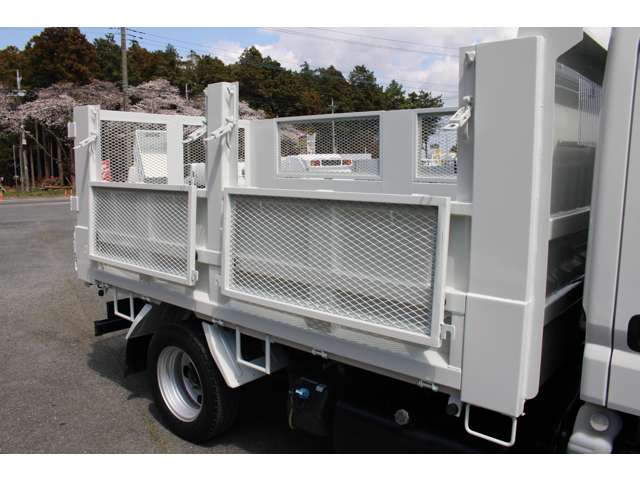Mitsubishi Fuso Canter 11