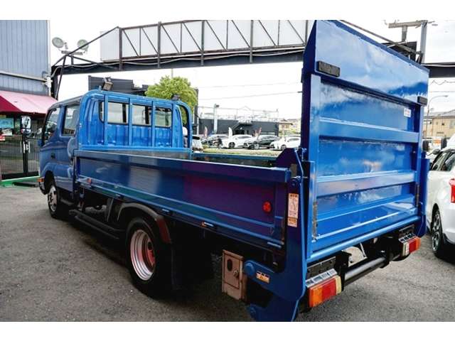Hino Dutro 12