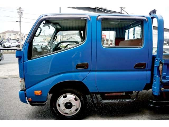 Hino Dutro 7