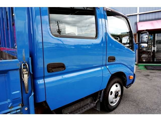 Hino Dutro 8
