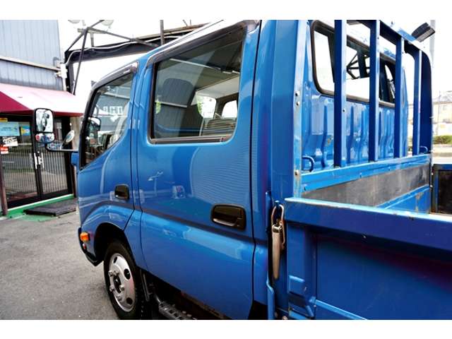 Hino Dutro 9