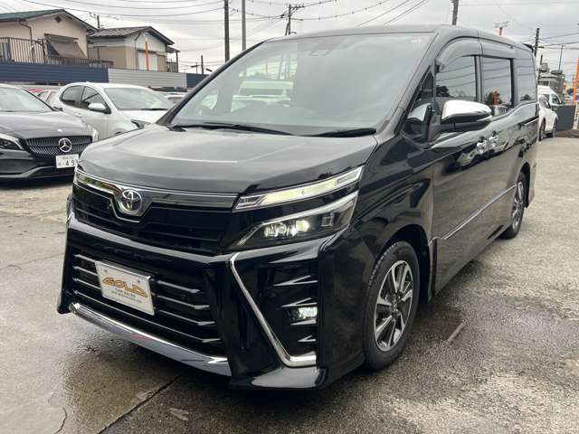 Toyota Voxy 3