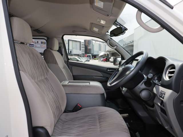 Nissan NV350 Caravan Wagon 4