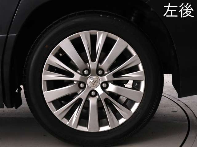 Toyota Vellfire 12
