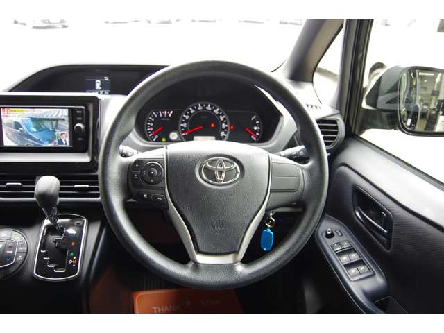 Toyota Noah 3