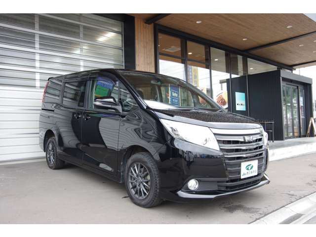 Toyota Noah 7
