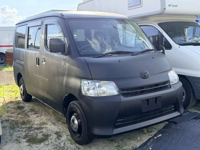 Toyota Light Ace Van 3