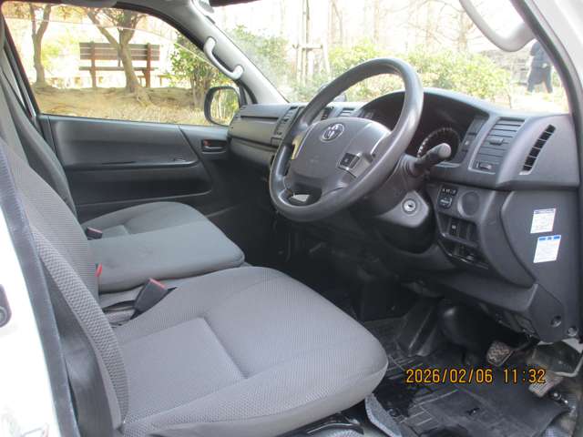Toyota Regius Ace 2