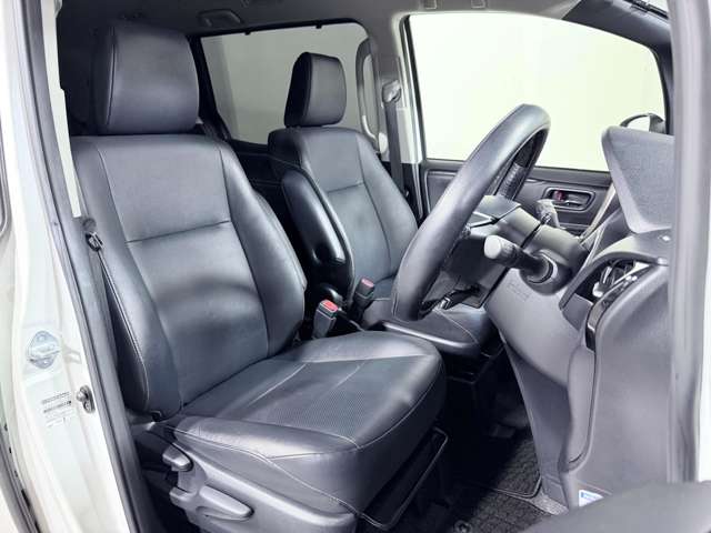 Toyota Esquire 12