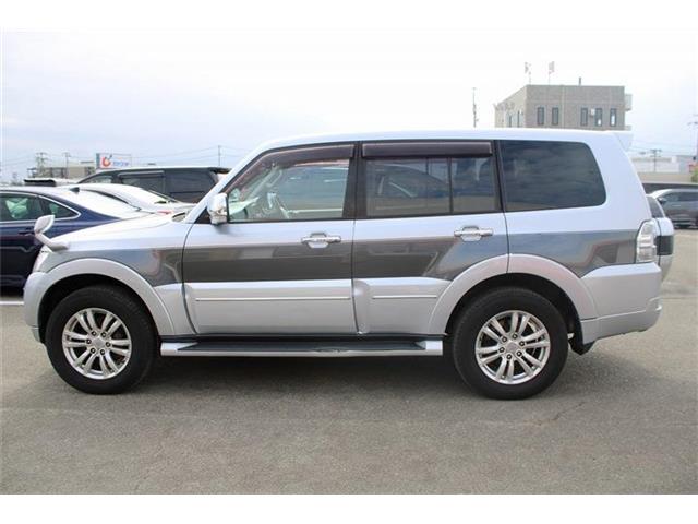 Mitsubishi Pajero 9