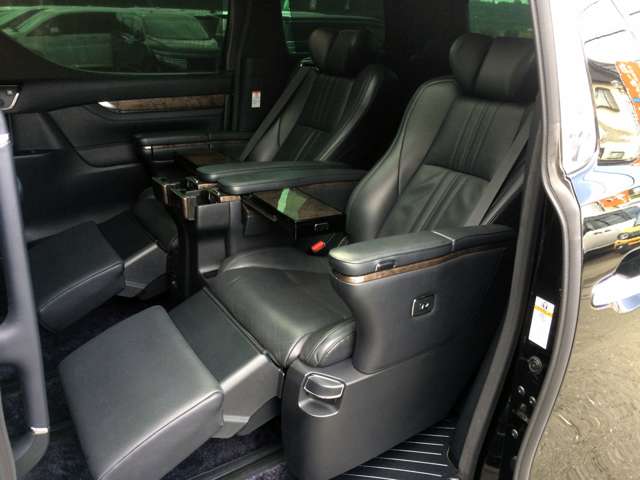 Toyota Alphard 11