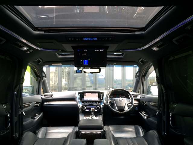 Toyota Alphard 2