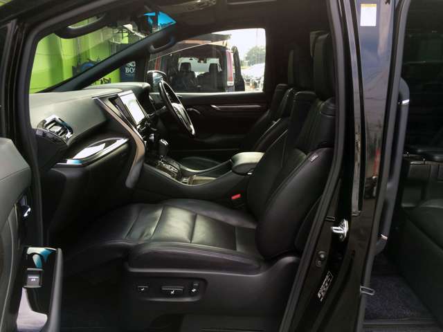 Toyota Alphard 9