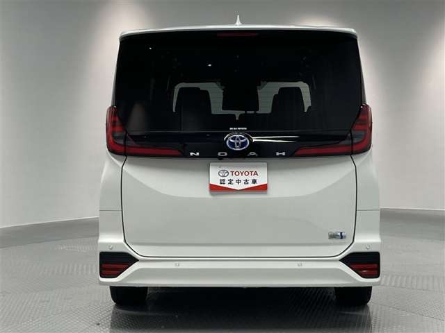 Toyota Noah 8