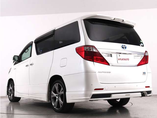 Toyota Alphard Hybrid 9