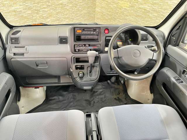 Daihatsu Hijet Cargo 12