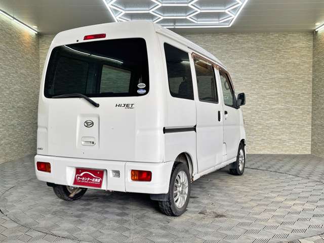 Daihatsu Hijet Cargo 10