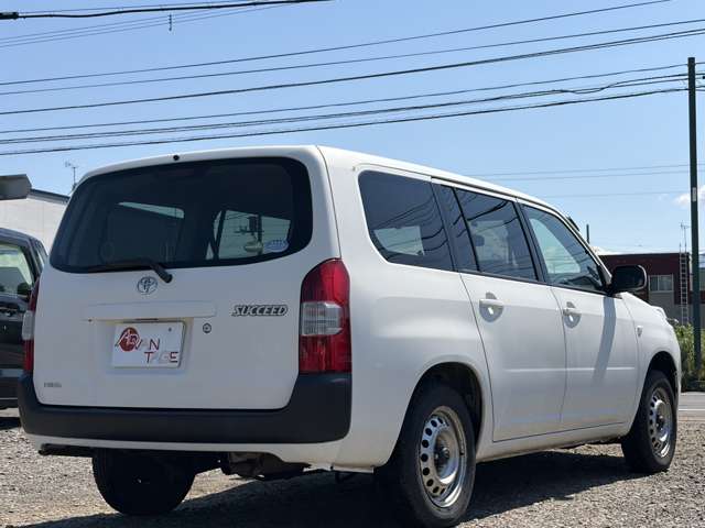 Toyota Succeed Van 11