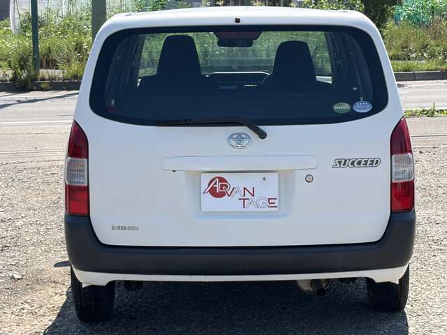 Toyota Succeed Van 12