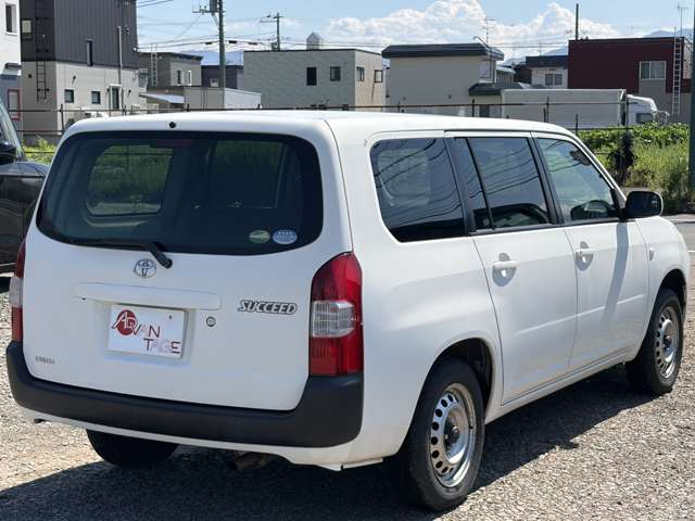 Toyota Succeed Van 10
