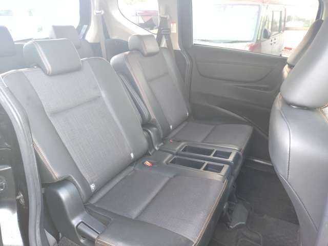 Toyota Sienta 11
