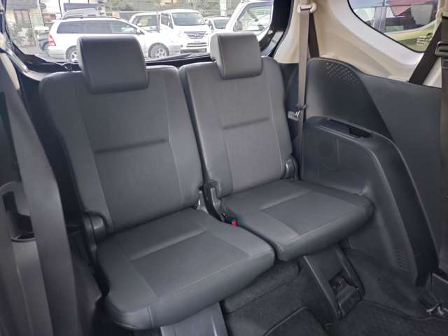 Toyota Sienta 12