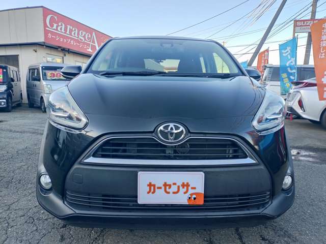 Toyota Sienta 4