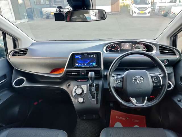 Toyota Sienta 9