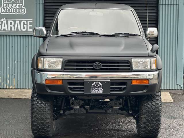 Toyota Hilux Surf 2