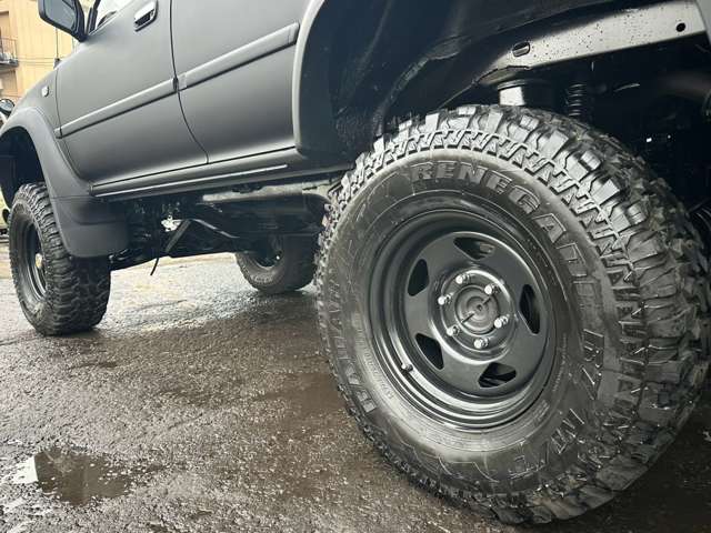 Toyota Hilux Surf 7