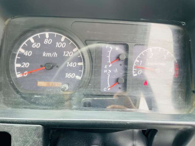 Isuzu Elf 5