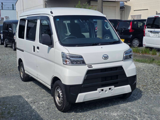 Daihatsu Hijet Cargo 2